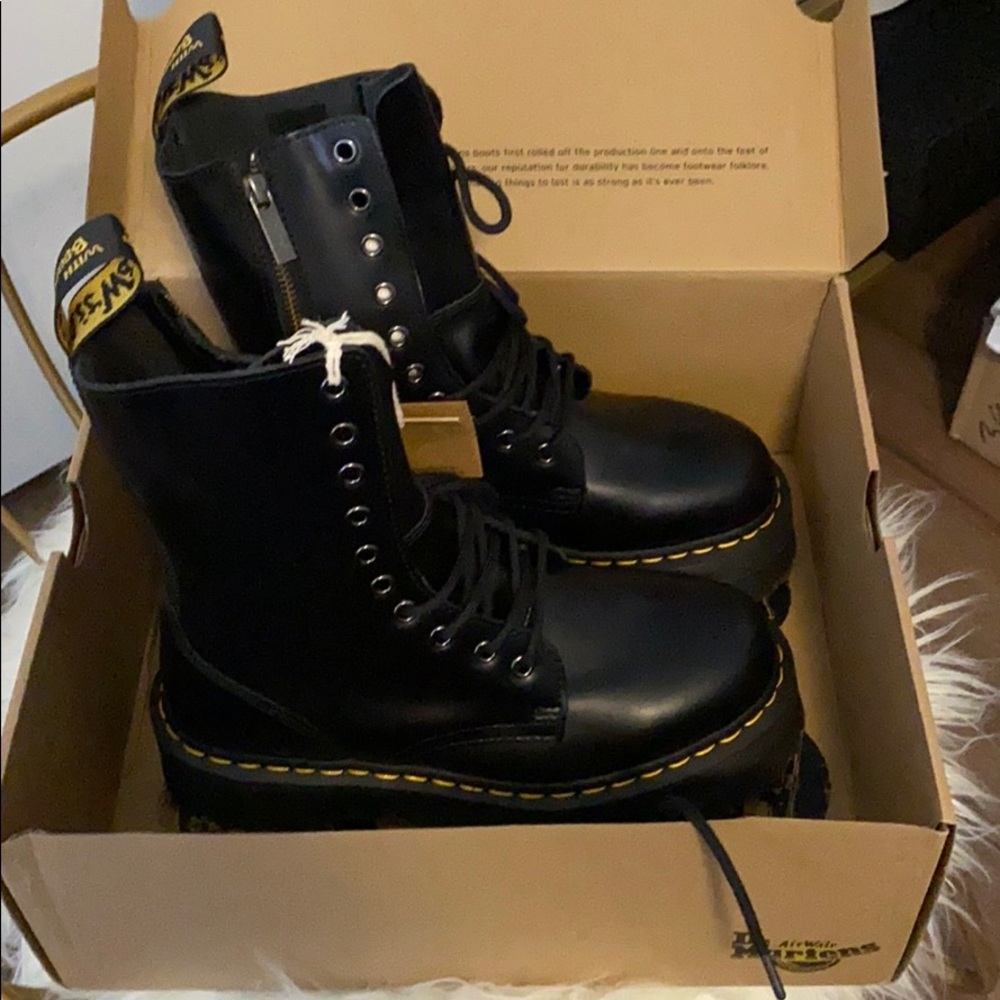 Dr.Martens Jadon in black size 8